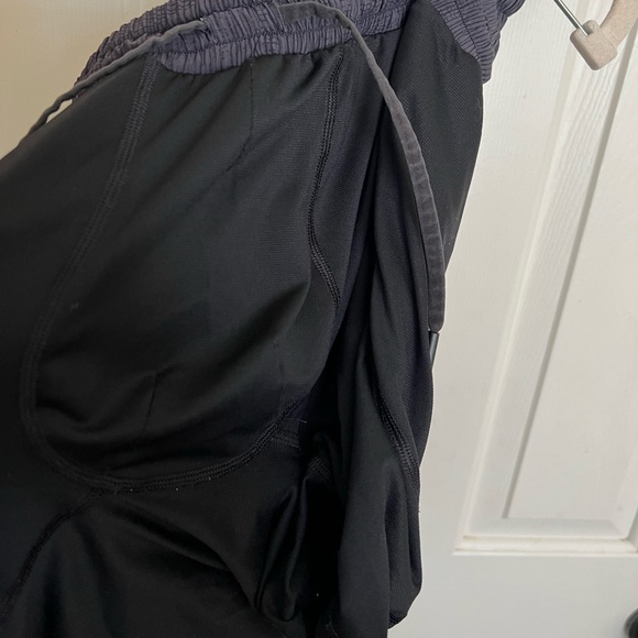 Lululemon 🍋 Pace Breaker Short 9" inseam 
Grid Lines Deep Coal Size Medium - Picture 11 of 12